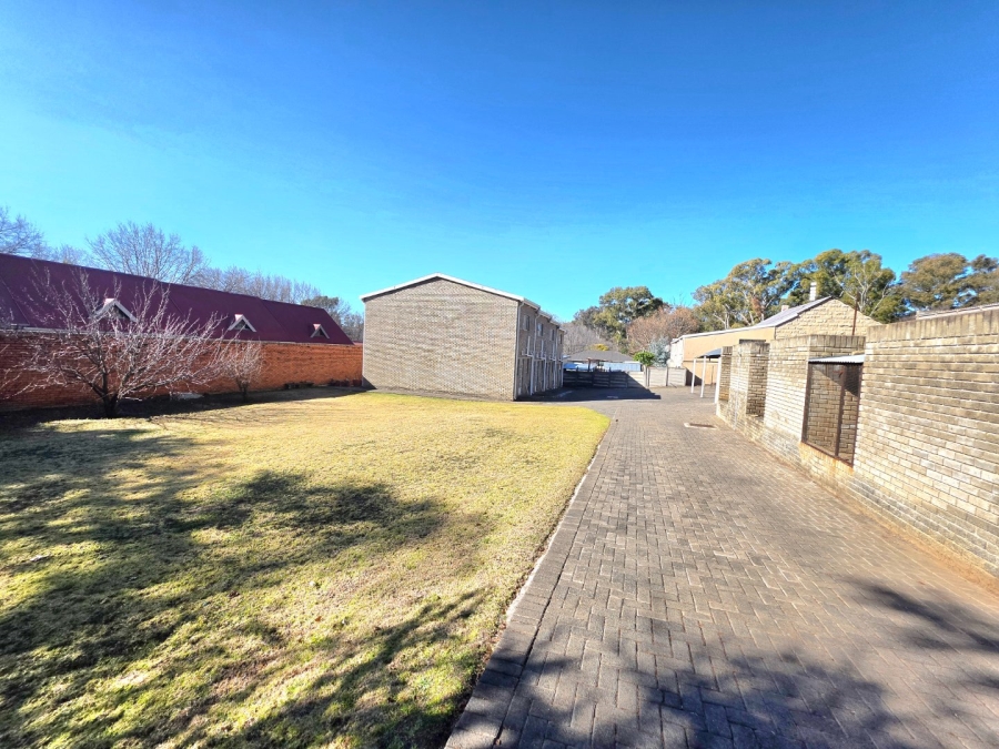 8 Bedroom Property for Sale in Bethlehem Free State